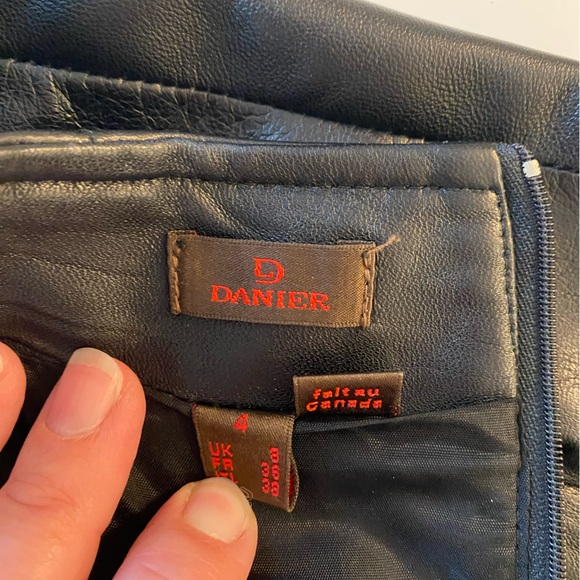 Danier🇨🇦 Black Genuine Leather Pencil Skirt sz 4 - Picture 7 of 11